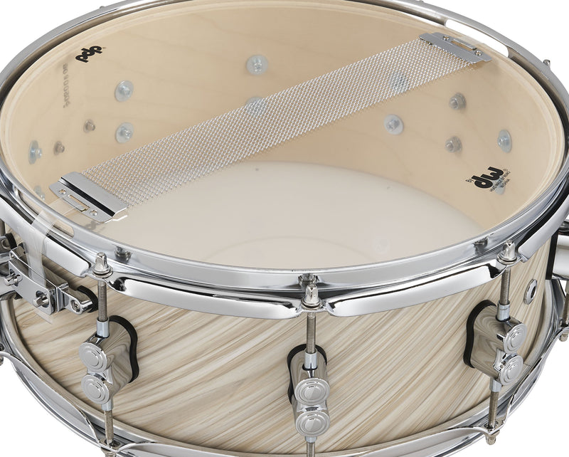 PDP Concept Maple 5.5x14 Snare Twisted Ivory Finish Ply w/ Chrome Hardware